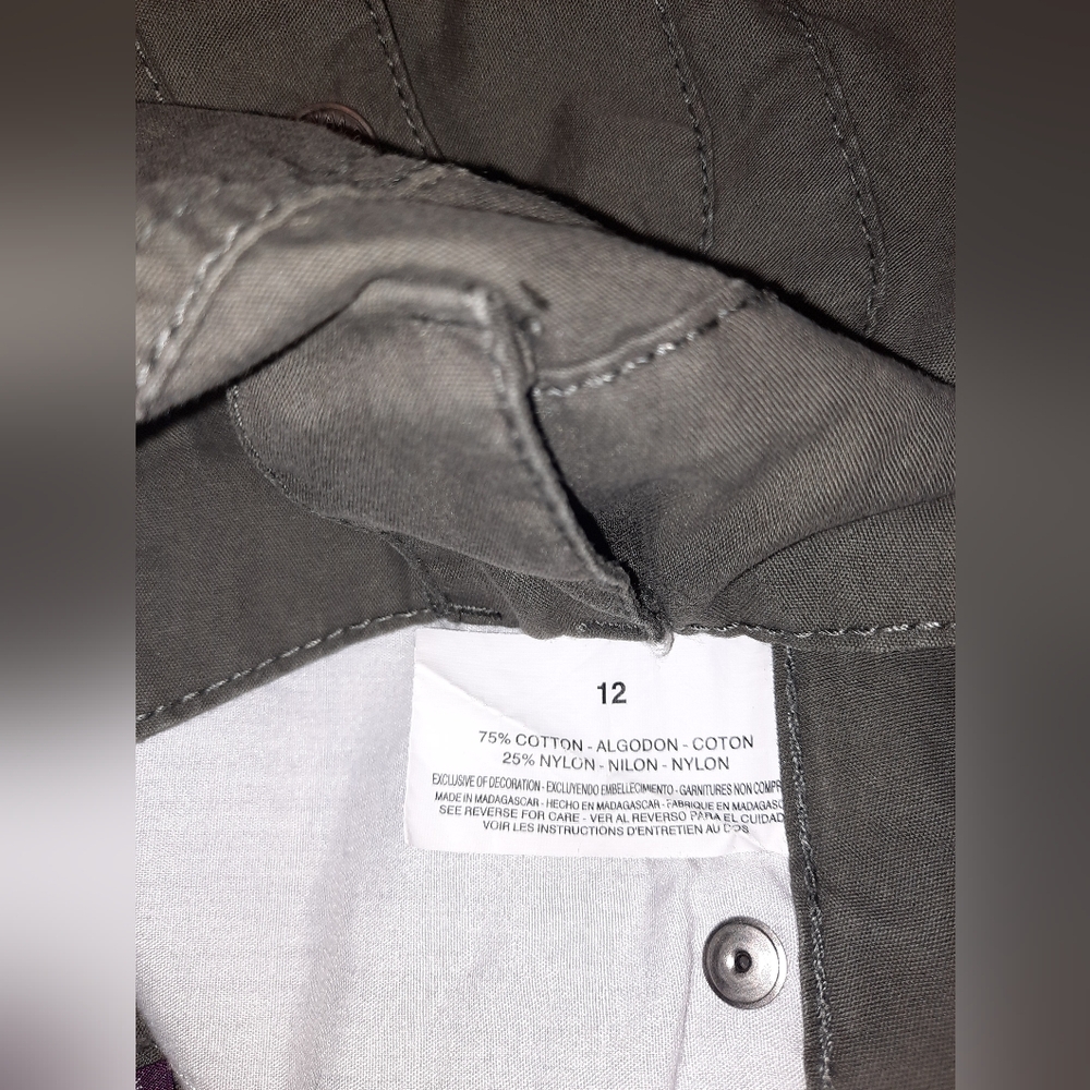 Women's Gloria Vanderbilt Gray Capris Size 12 excellent used condition - Picture 8 of 10